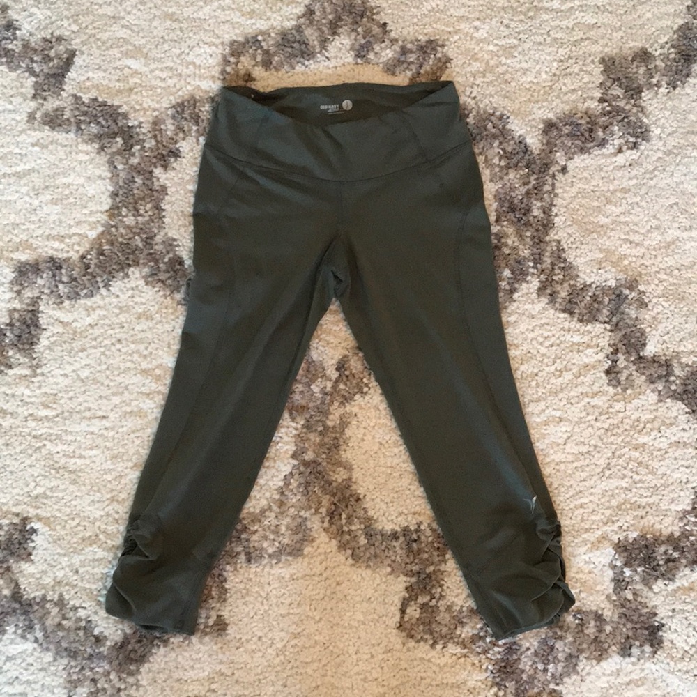 Old navy workout leggings crop